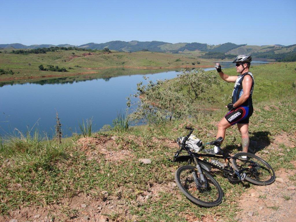 Pousada Canto Do Lago Piracaia Exterior foto